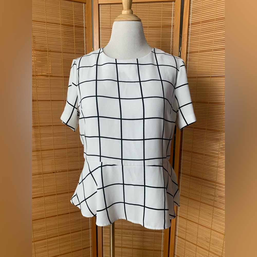 BR black and white peplum top